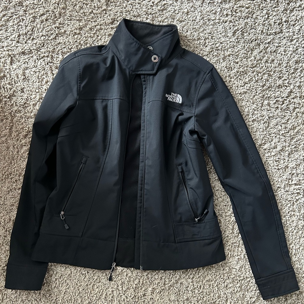 The North Face Black Ski Jacket with Insulated Weather-Resistant Fabric